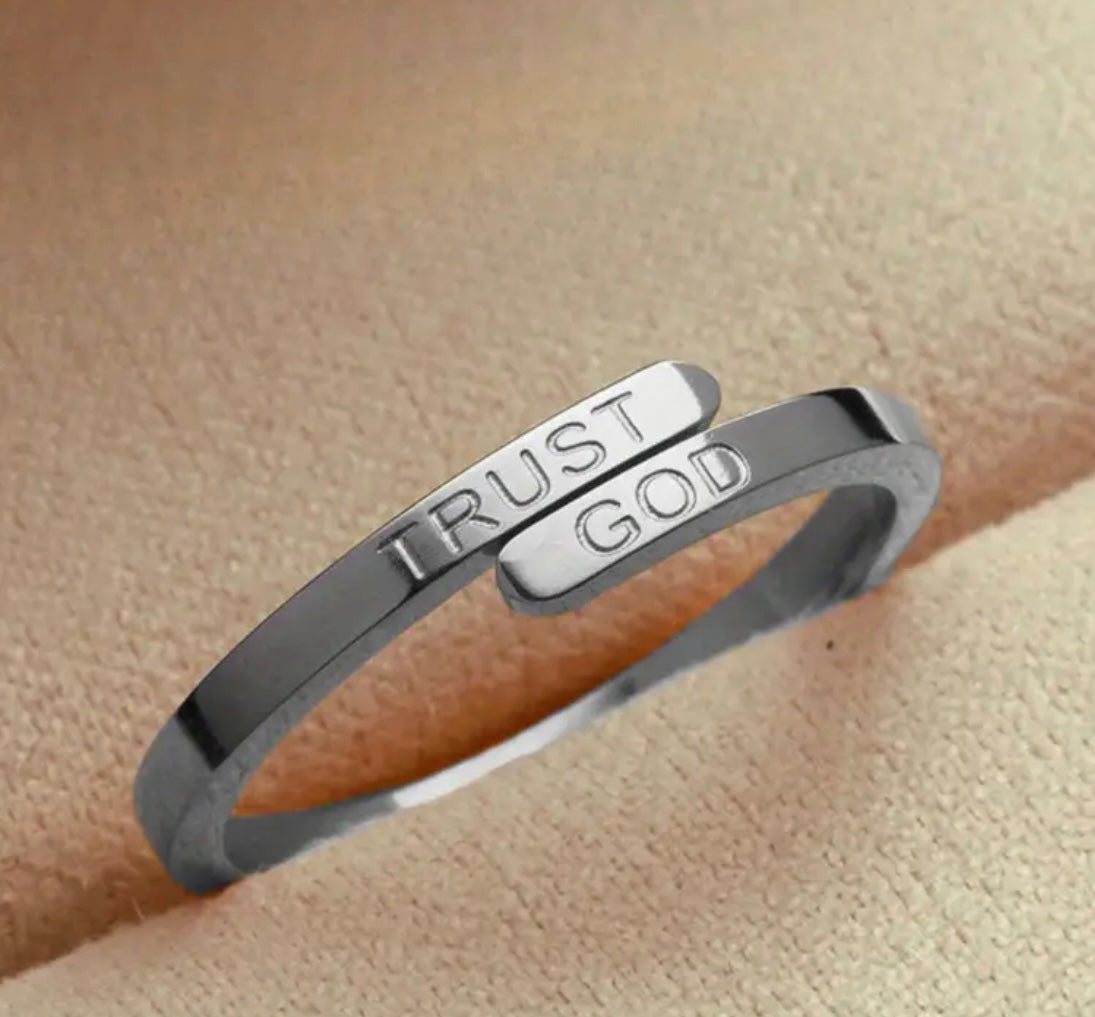 🙏 Trust God Engraved Ring (Gold & Silver)